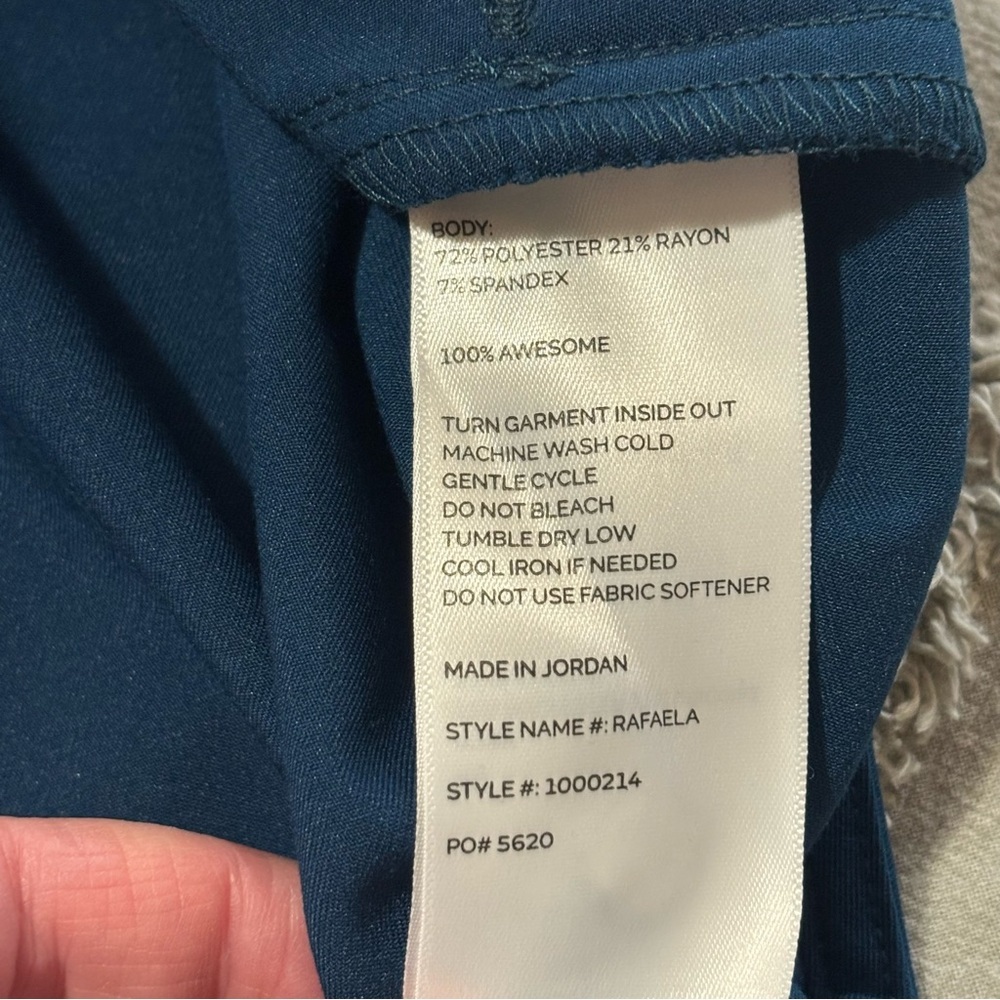 Figs Rafaela Three Pocket Scrub Top size XL - Picture 6 of 9